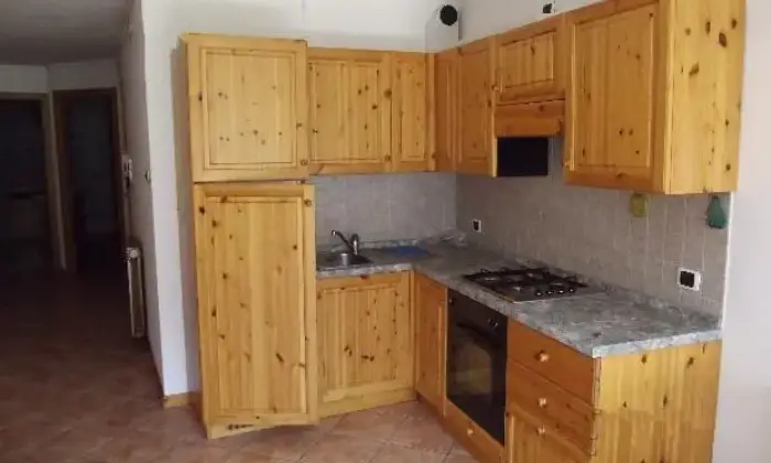 Rexer-Schilpario-Trilocale-in-palazzina-recentemente-ristrutturata-CUCINA