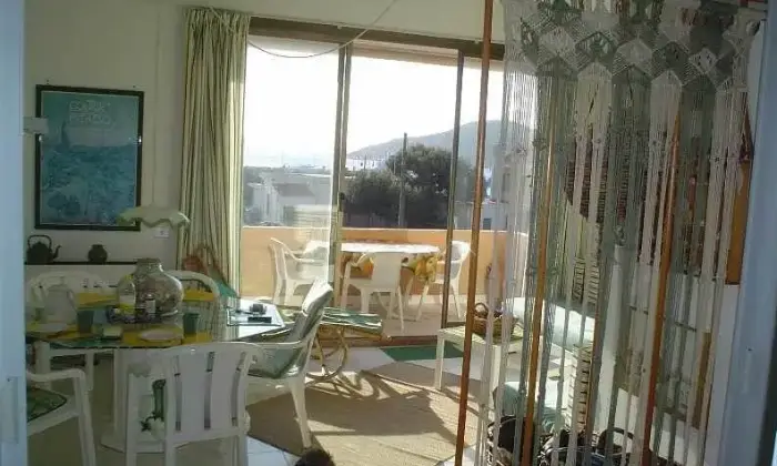 Rexer-La-Maddalena-Appartamento-per-vacanza-SALONE-con-angolo-cottura