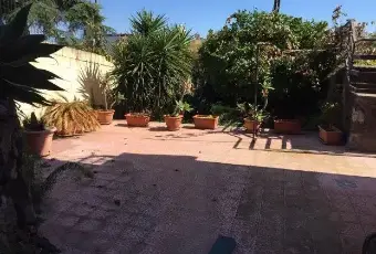 Rexer-Catania-Appartamento-zona-Morgagni-GIARDINO