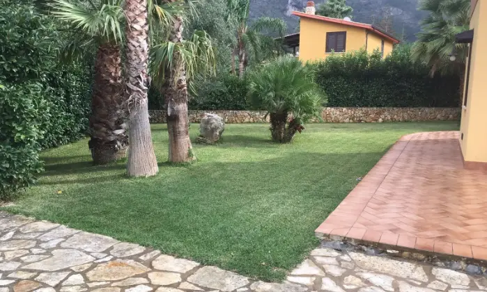 Rexer-Castellammare-del-Golfo-Trilocale-luminoso-GIARDINO
