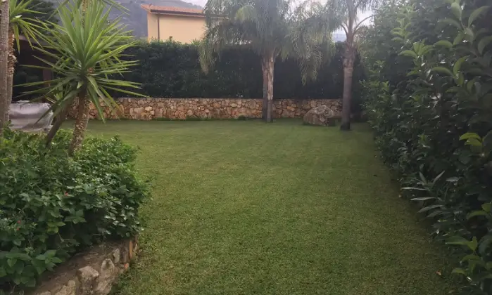 Rexer-Castellammare-del-Golfo-Trilocale-luminoso-GIARDINO