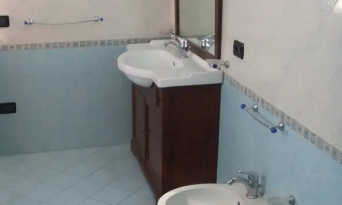 Rexer-Marsala-Appartamento-Arredato-con-veranda-a-Marsala-centro-BAGNO