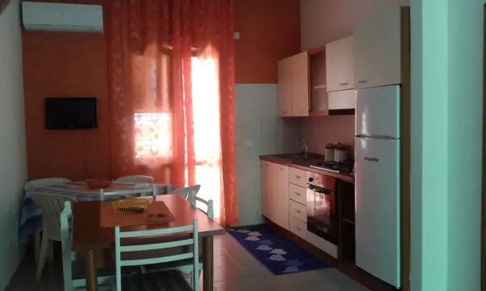 Rexer-Furnari-Trilocale-a-metri-dal-mare-CUCINA