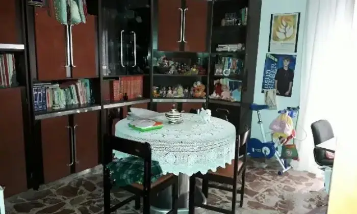 Rexer-Enna-Appartamento-al-piano-in-via-Torre-di-Federico-SALONE