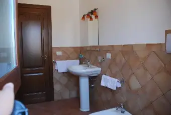 Rexer-Campofelice-di-Roccella-Trilocale-arredato-con-giardino-BAGNO