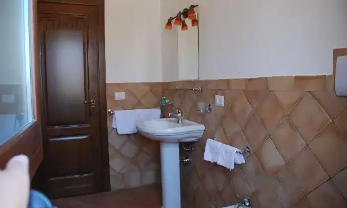 Rexer-Campofelice-di-Roccella-Trilocale-arredato-con-giardino-BAGNO