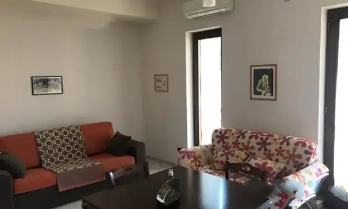 Rexer-Capo-dOrlando-Affitto-di-monolocale-in-via-Marina-Trazzera-Capo-dOrlando-SALONE