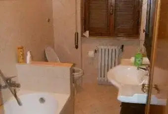 Rexer-Roma-Trilocale-zona-Tor-Vergata-BAGNO