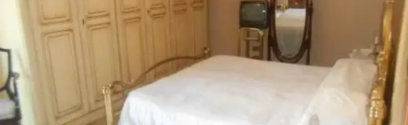 Rexer-Roma-STANZA-SINGOLA-ARREDATA-LUCIO-SESTIO-CAMERA-DA-LETTO