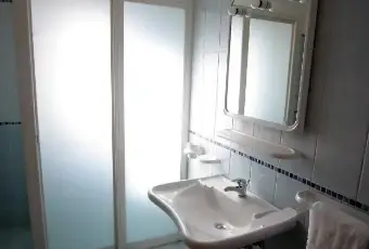 Rexer-Marsala-Appartamento-in-centro-con-parcheggio-BAGNO
