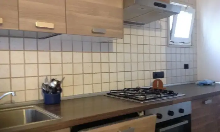 Rexer-Bari-Un-posto-letto-a-studentessa-in-doppia-ampia-e-luminosa-CUCINA
