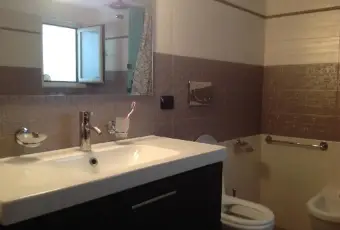 Rexer-Bari-Un-posto-letto-a-studentessa-in-doppia-ampia-e-luminosa-BAGNO