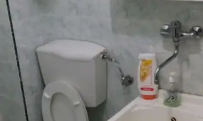 Rexer-Leonforte-Affitto-di-trilocale-in-via-Marinuzzi-Leonforte-BAGNO