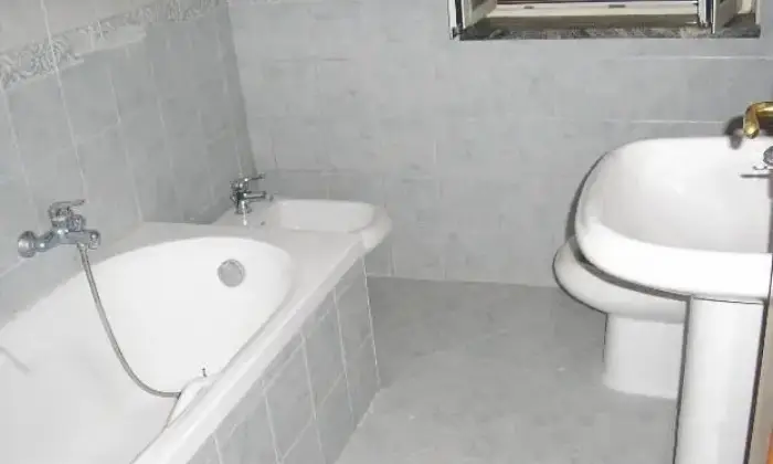 Rexer-Giugliano-in-Campania-Trilocale-rifinito-BAGNO