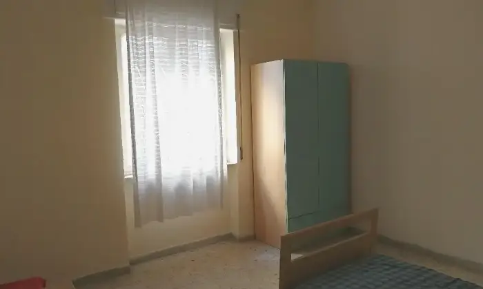 Rexer-Benevento-camere-ampie-e-luminose-per-studenti-vicino-a-universit-CAMERA-DA-LETTO