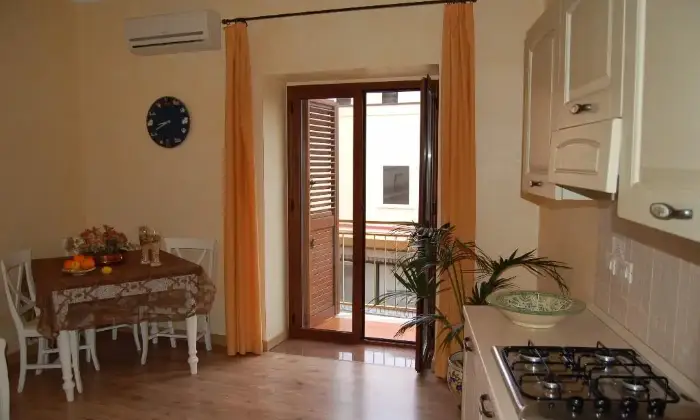 Rexer-Agrigento-Luminoso-e-spazioso-bilocale-CUCINA