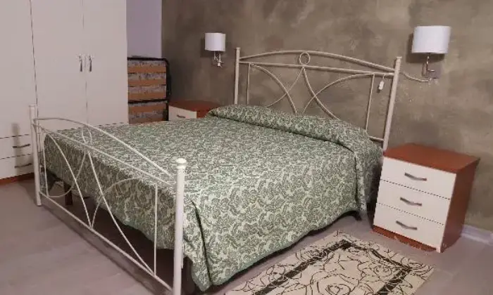 Rexer-Noto-Bilocale-appena-ristrutturato-in-centro-per-studenti-CAMERA-DA-LETTO