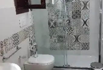 Rexer-Noto-Bilocale-appena-ristrutturato-in-centro-per-studenti-BAGNO