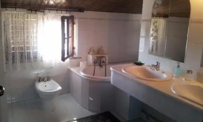 Rexer-Tortol-Tranquilla-e-ben-servita-casa-vacanze-in-villa-trifamiliare-BAGNO