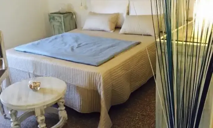 Rexer-Lerici-Luminoso-e-silenzioso-quadrilocale-in-centro-comodo-ai-mezzi-e-ai-servizi-CAMERA-DA-LETTO