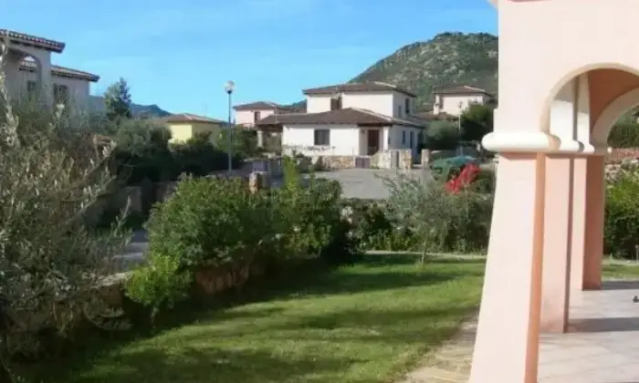 Rexer-San-Teodoro-Grazioso-bilocale-al-piano-terra-con-giardino-GIARDINO