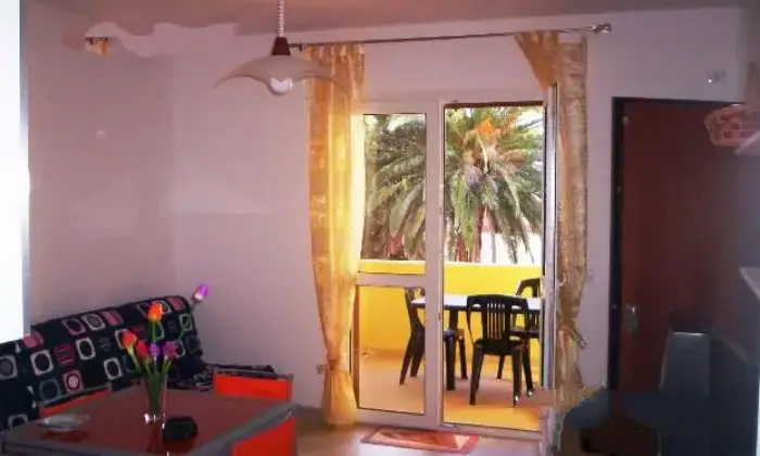 Rexer-Valledoria-Grazioso-bilocale-con-veranda-SALONE