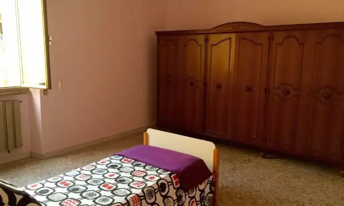 Rexer-Roma-Due-spaziose-camere-singole-per-studente-CAMERA-DA-LETTO
