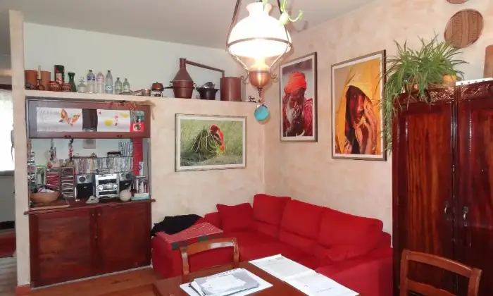 Rexer-Cittiglio-Porzione-di-casa-a-Vararo-per-raggiungere-la-frazione-c-una-provinciale-montana-in-salita-di-km-SALONE