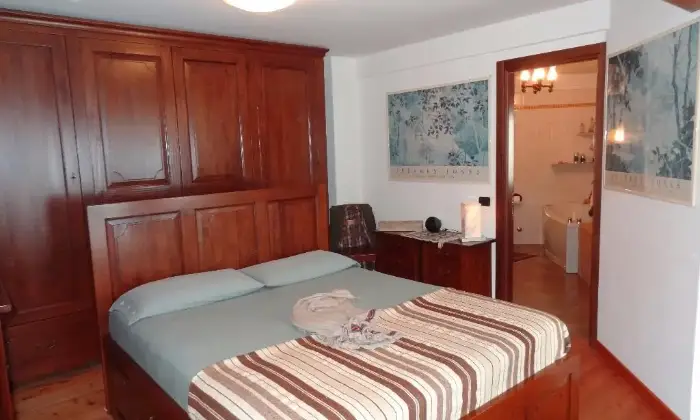 Rexer-Cittiglio-Porzione-di-casa-a-Vararo-per-raggiungere-la-frazione-c-una-provinciale-montana-in-salita-di-km-CAMERA-DA-LETTO