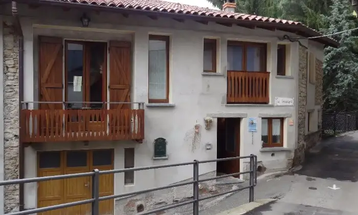 Rexer-Cittiglio-Porzione-di-casa-a-Vararo-per-raggiungere-la-frazione-c-una-provinciale-montana-in-salita-di-km-ALTRO