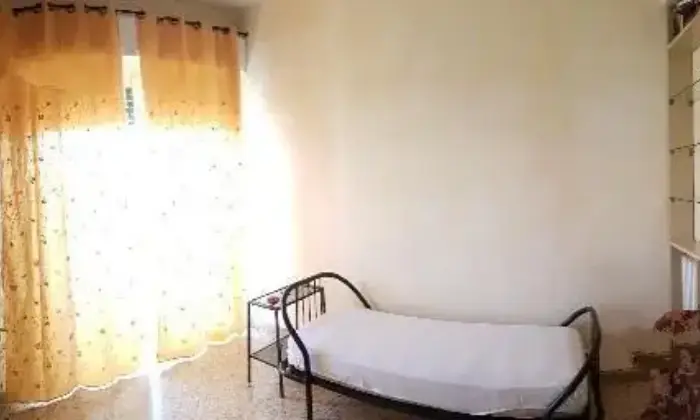 Rexer-Pisa-Camera-singola-per-studenti-in-luminoso-appartamento-CAMERA-DA-LETTO