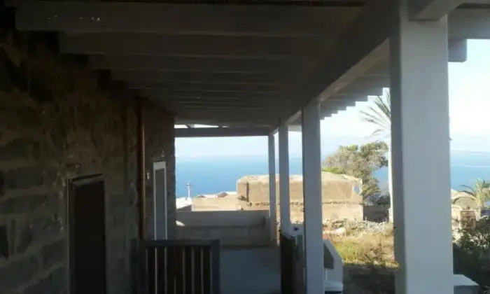 Rexer-Pantelleria-Splendidi-dammusi-vista-mare-TERRAZZO