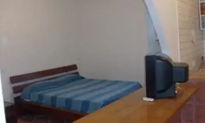 Rexer-Roma-Monolocale-brevi-periodi-Camera-da-letto