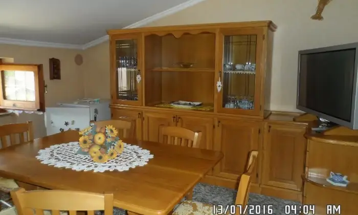 Rexer-Fiumicino-Ampia-stanza-matrimoniale-ad-uso-singola-in-villa-CUCINA