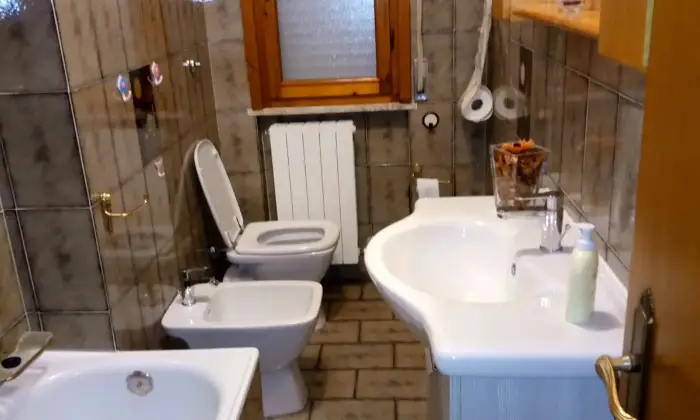 Rexer-Pisa-Camere-singole-o-doppie-vicino-a-ospedale-BAGNO