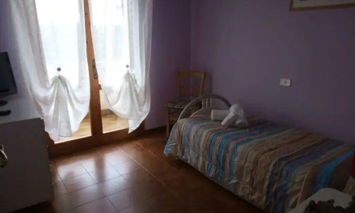 Rexer-Pisa-Camere-singole-o-doppie-vicino-a-ospedale-CAMERA-DA-LETTO
