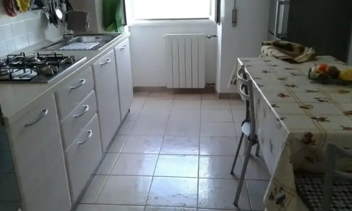 Rexer-Gaeta-Appartamento-a-passi-dal-mare-CUCINA