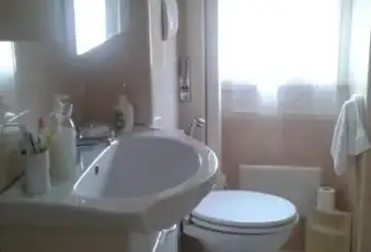 Rexer-Gaeta-Appartamento-a-passi-dal-mare-BAGNO