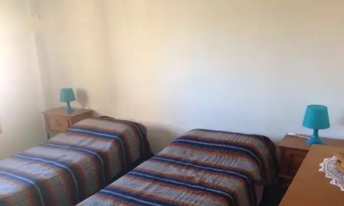 Rexer-Roma-Posto-letto-in-camera-doppia-vicino-alla-metropolitana-CAMERA-DA-LETTO