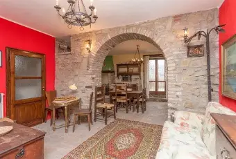 Rexer-marsciano-Graziosa-casa-in-castello-su-due-livelli-a-Km-da-Perugia-SALONE