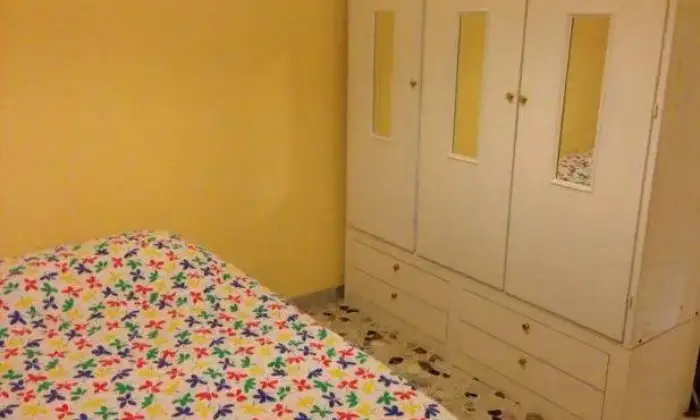 Rexer-Roma-Affittasi-stanza-CAMERA-DA-LETTO