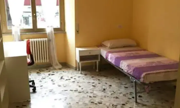 Rexer-Roma-Affittasi-stanza-singola-CAMERA-DA-LETTO