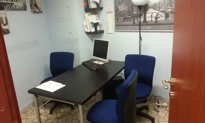 Rexer-Roma-Stanza-in-Caf-avviato-zona-Tuscolana-UfficioStudio