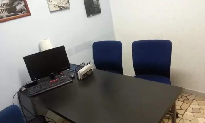Rexer-Roma-Stanza-in-Caf-avviato-zona-Tuscolana-UfficioStudio