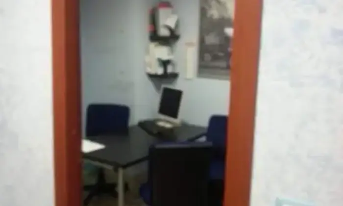 Rexer-Roma-Stanza-in-Caf-avviato-zona-Tuscolana-UfficioStudio
