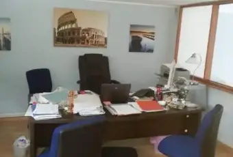 Rexer-Roma-Stanza-in-Caf-avviato-zona-Tuscolana-UfficioStudio