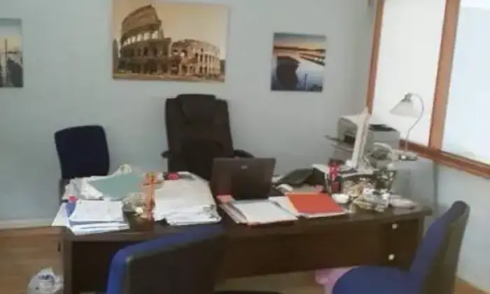Rexer-Roma-Stanza-in-Caf-avviato-zona-Tuscolana-UfficioStudio