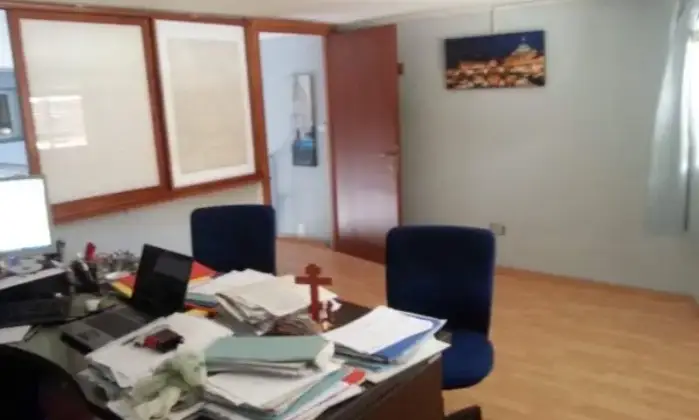 Rexer-Roma-Stanza-in-Caf-avviato-zona-Tuscolana-UfficioStudio