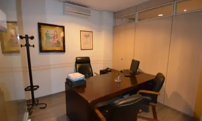 Rexer-roma-Ufficio-centro-medico-commerciale-affittasi-completamente-messo-a-nuovo-SALONE