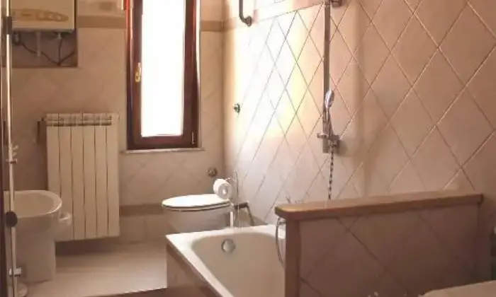 Rexer-Anzio-Appartamento-zona-centrale-BAGNO